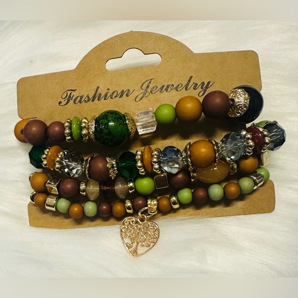 💚🆕💚Green, Brown & Gold Layered Stretchable Beaded Bracelet with Heart Charm